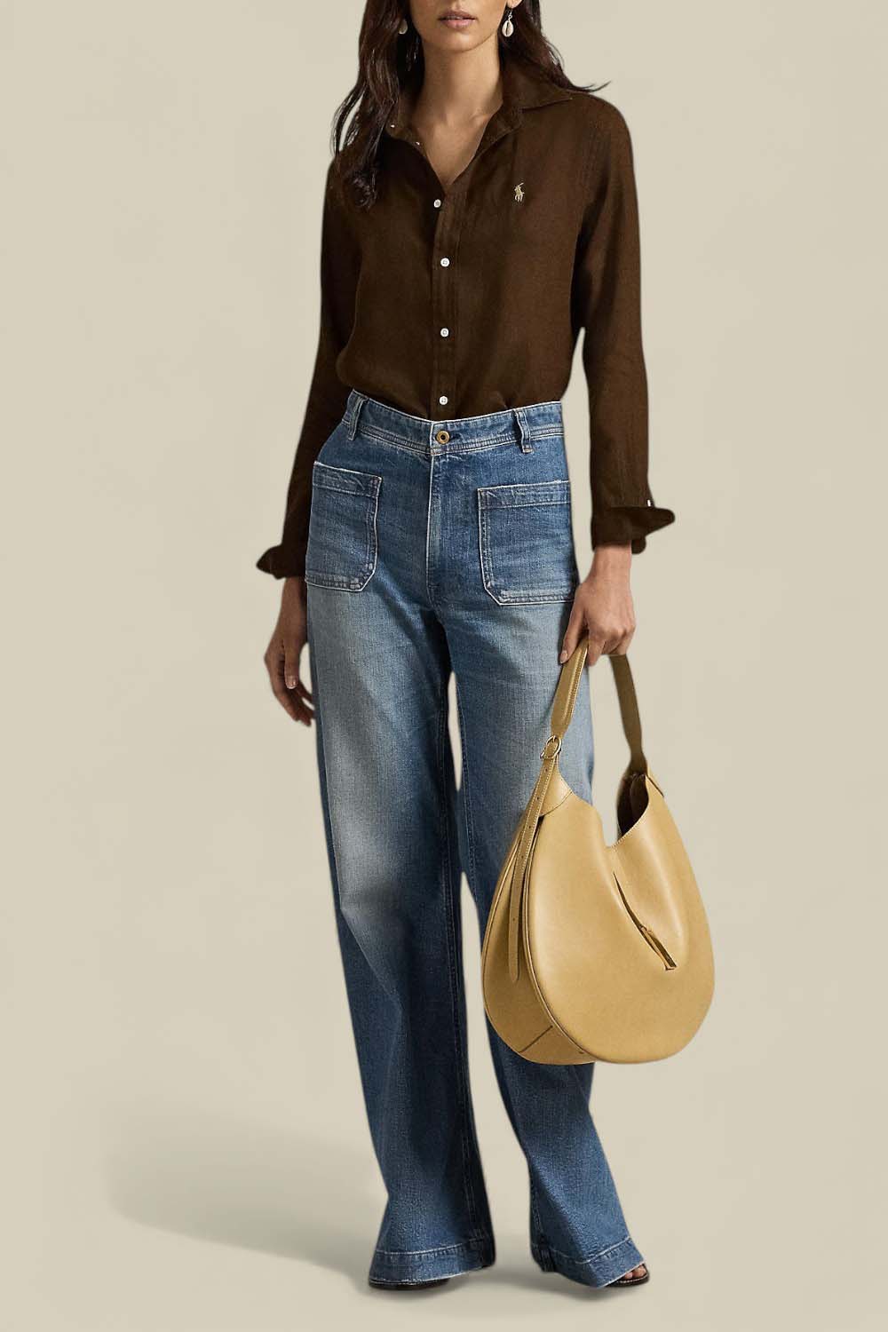 תמונת כל הלוק של חולצה מכופתרת